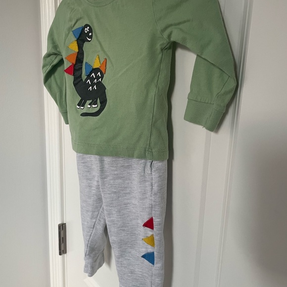Llama Brand 2-Piece Boys 9mo Dinosaur Outfit - Picture 2 of 3